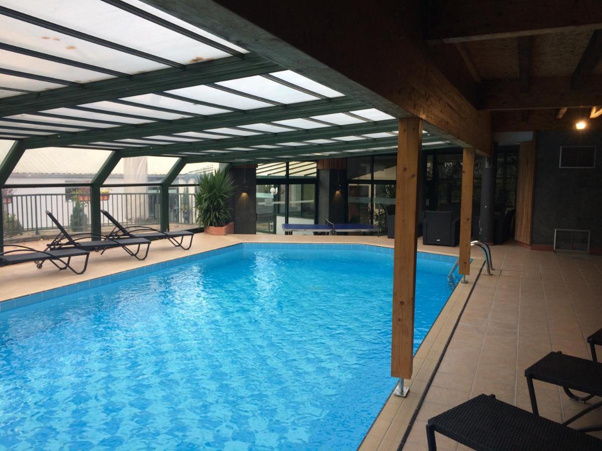 Logis La Residence Le Val-dʼAjol Eksteriør bilde